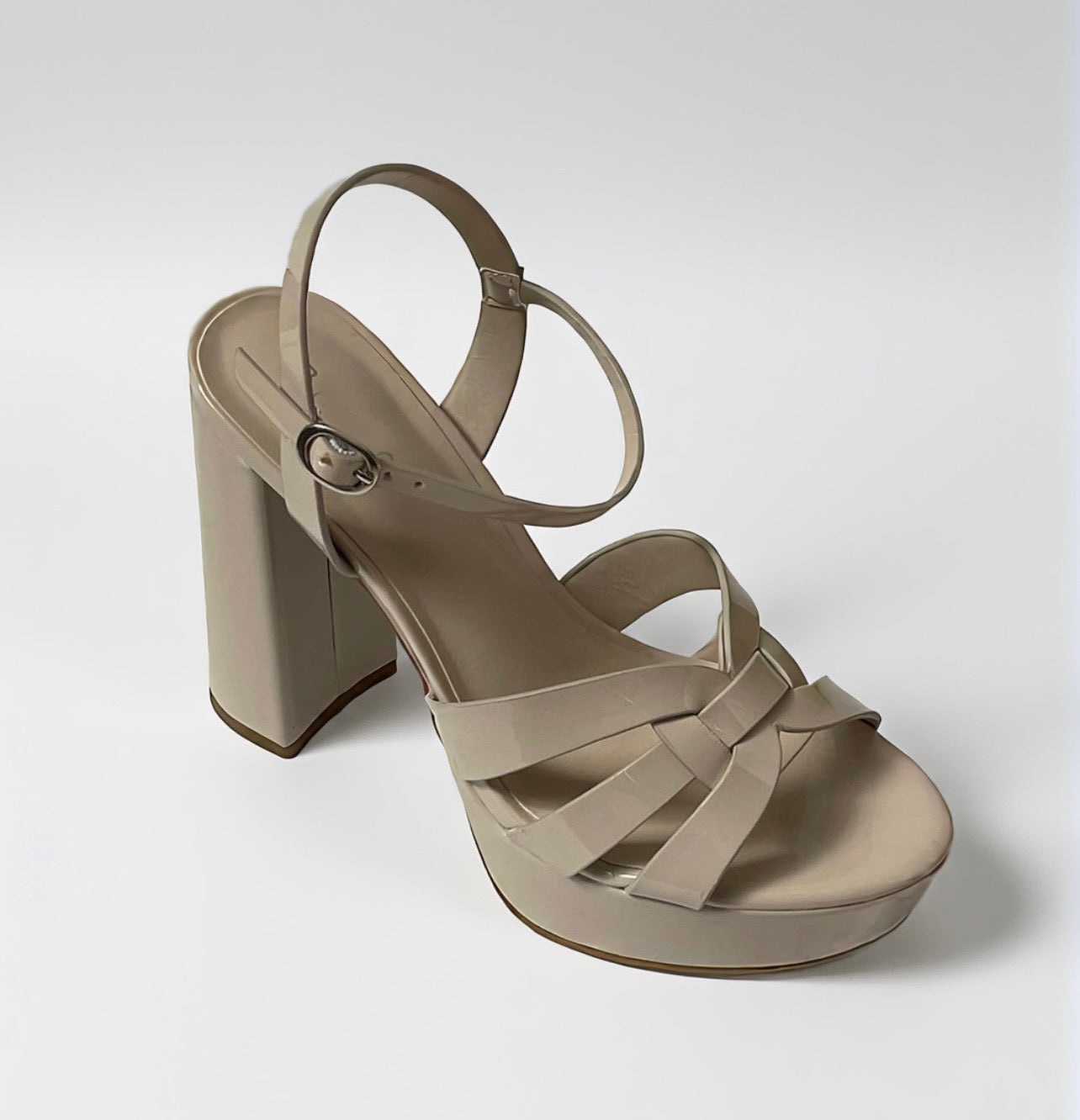 Sandalia Glossy Platform