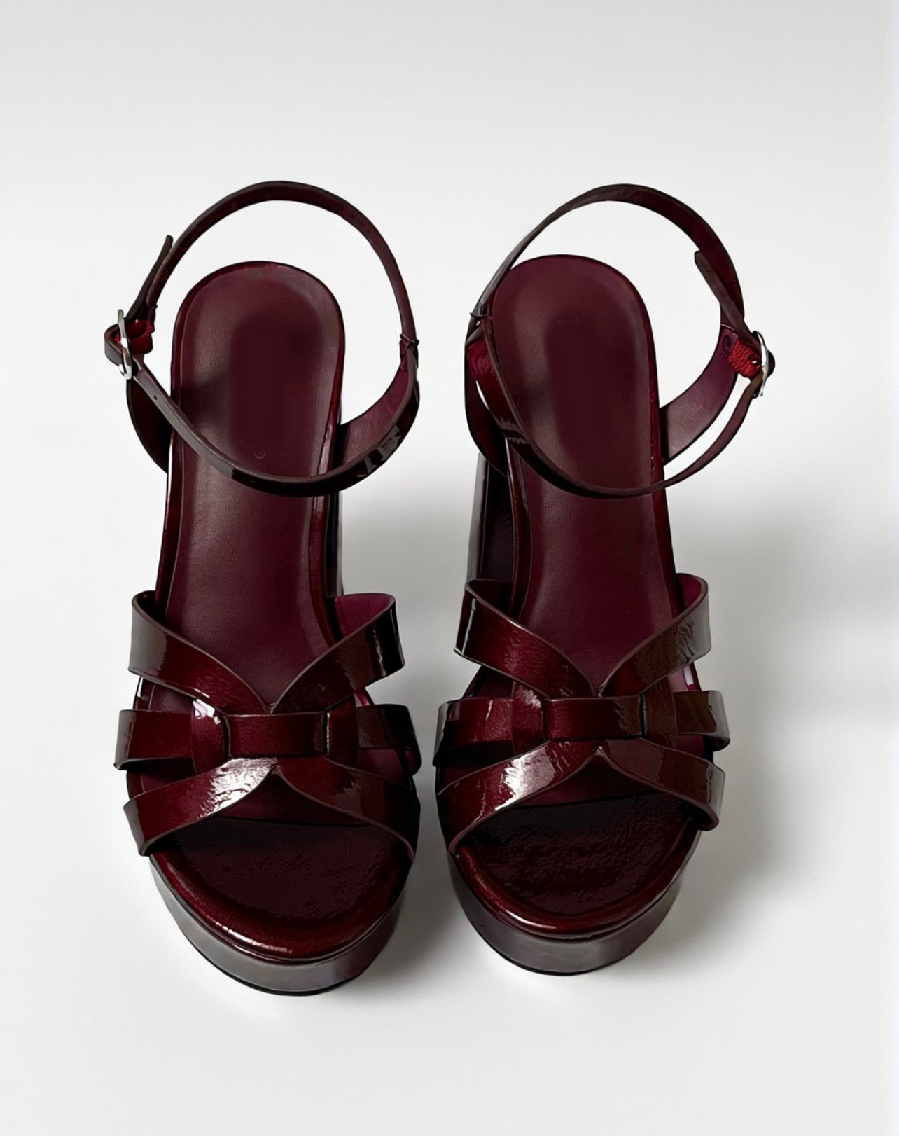 Sandalia Glossy Platform