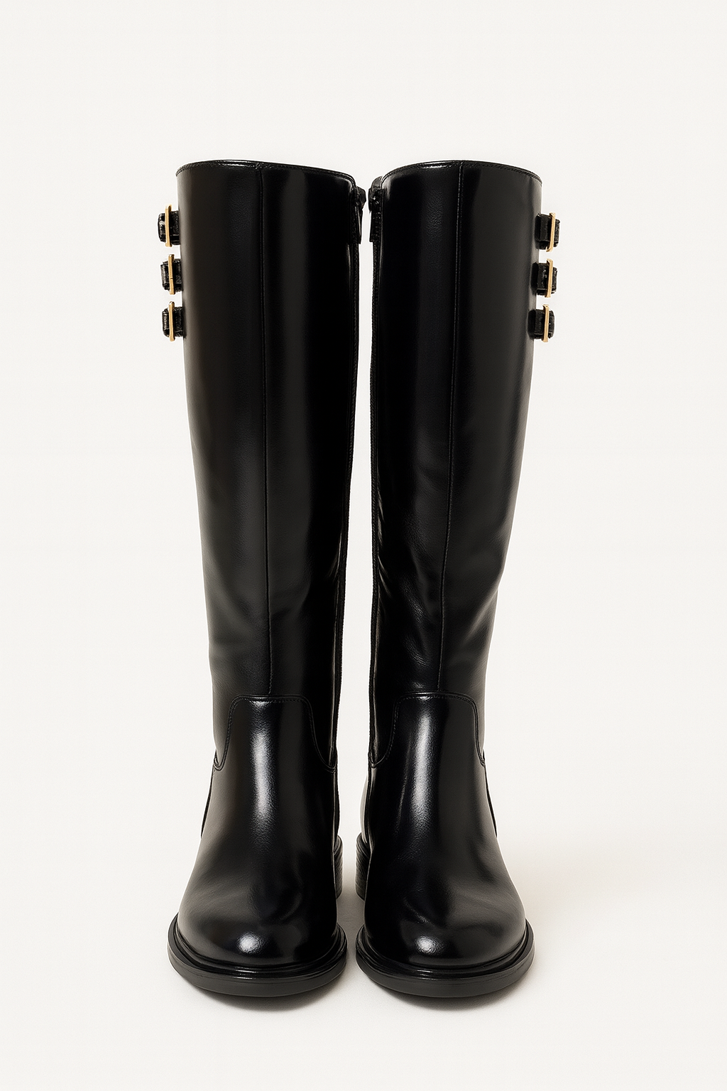 Bota planas con hebillas