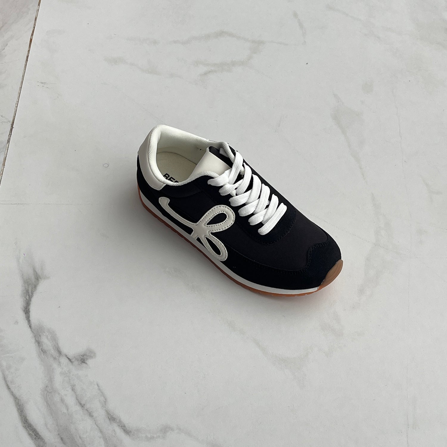Tenis